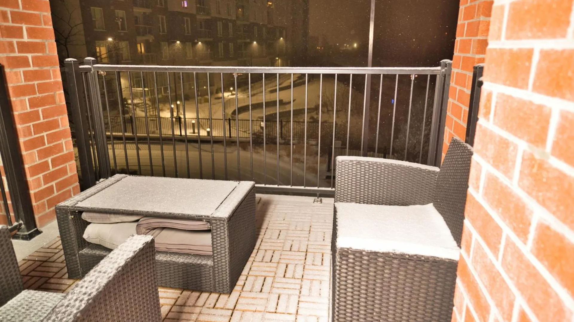 Homestay Minimum One Month Room Rental In Fairly New 2 Rooms, 2 Bathrooms Condo Ottawa Canada